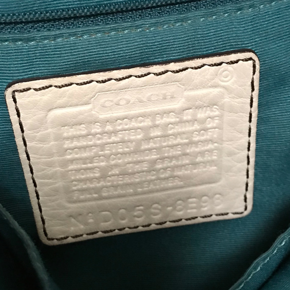 Coach E898 Chelsea Chalk Pebble Large hobo - Picture 8 of 8